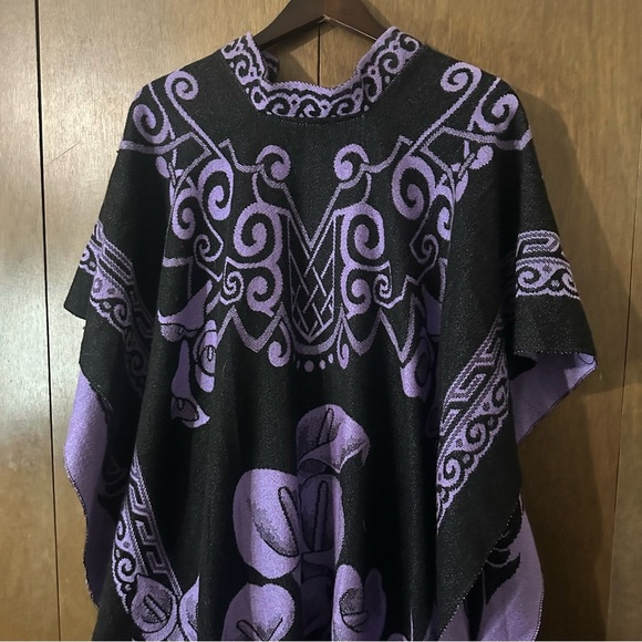 Artesanias San Martin Made in Mexico Purple & Black Women's Poncho Lilies OS - Picture 8 of 12